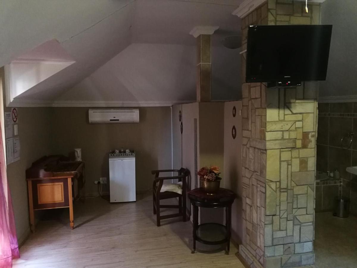 Bougain Villa Guesthouse Winburg Экстерьер фото